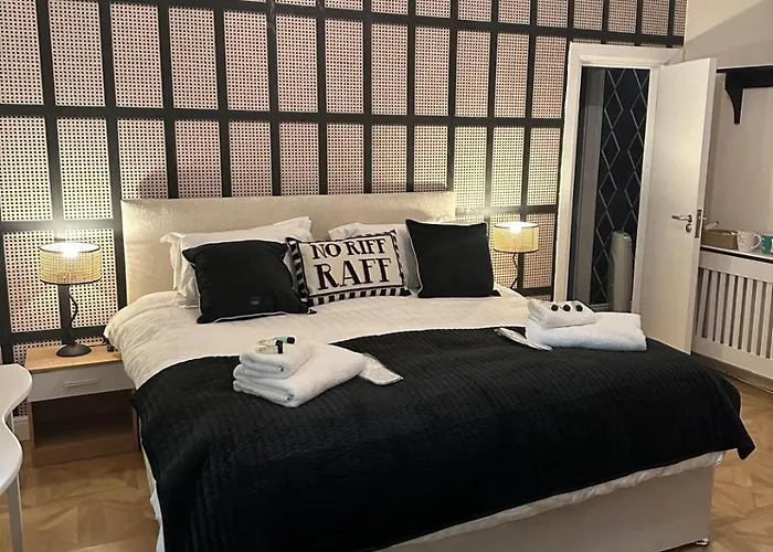 The Mayfair Lodge & Family Suite